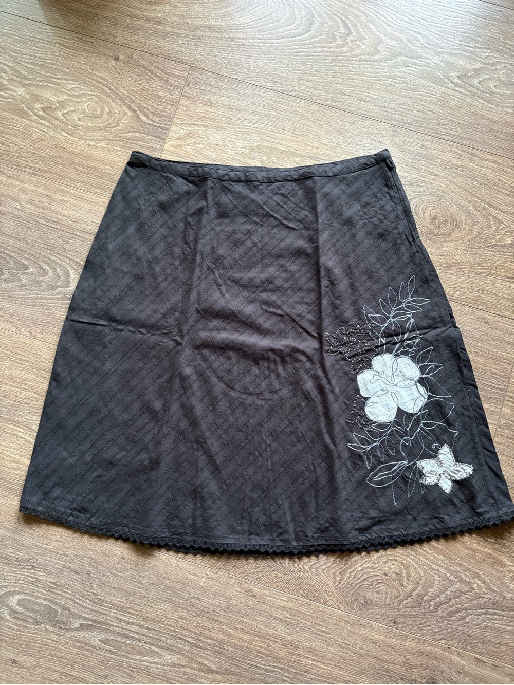 VTG Roxy Black Embroidered Cotton A-Line Midi Skirt - Size 9
